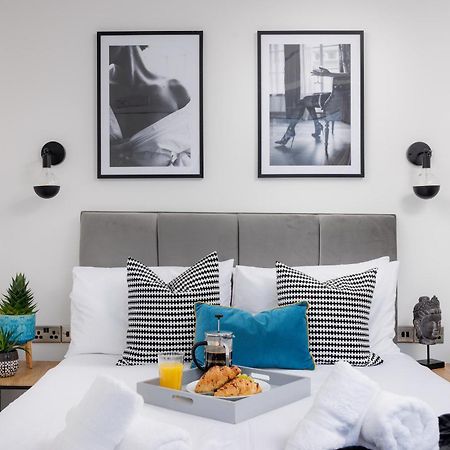 Boujis Central Plymouth Apartment - Sleeps 4 - Habita Property Exteriér fotografie