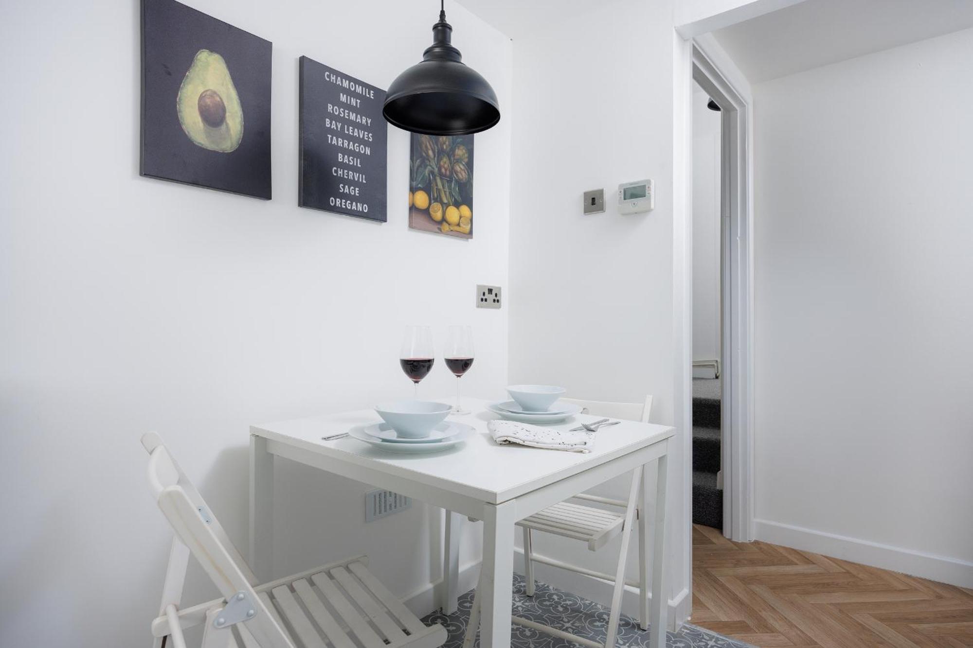 Boujis Central Plymouth Apartment - Sleeps 4 - Habita Property Exteriér fotografie