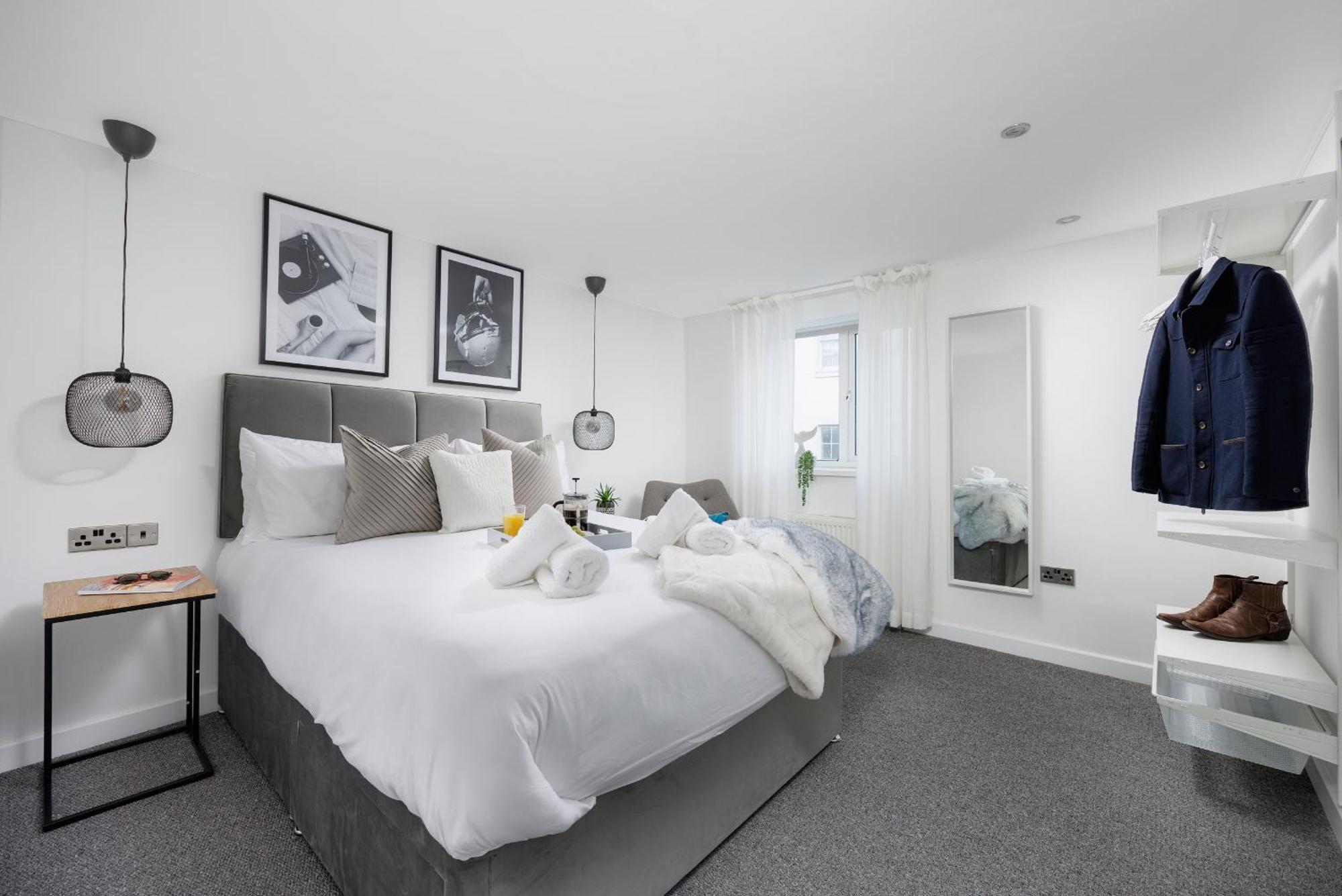 Boujis Central Plymouth Apartment - Sleeps 4 - Habita Property Exteriér fotografie